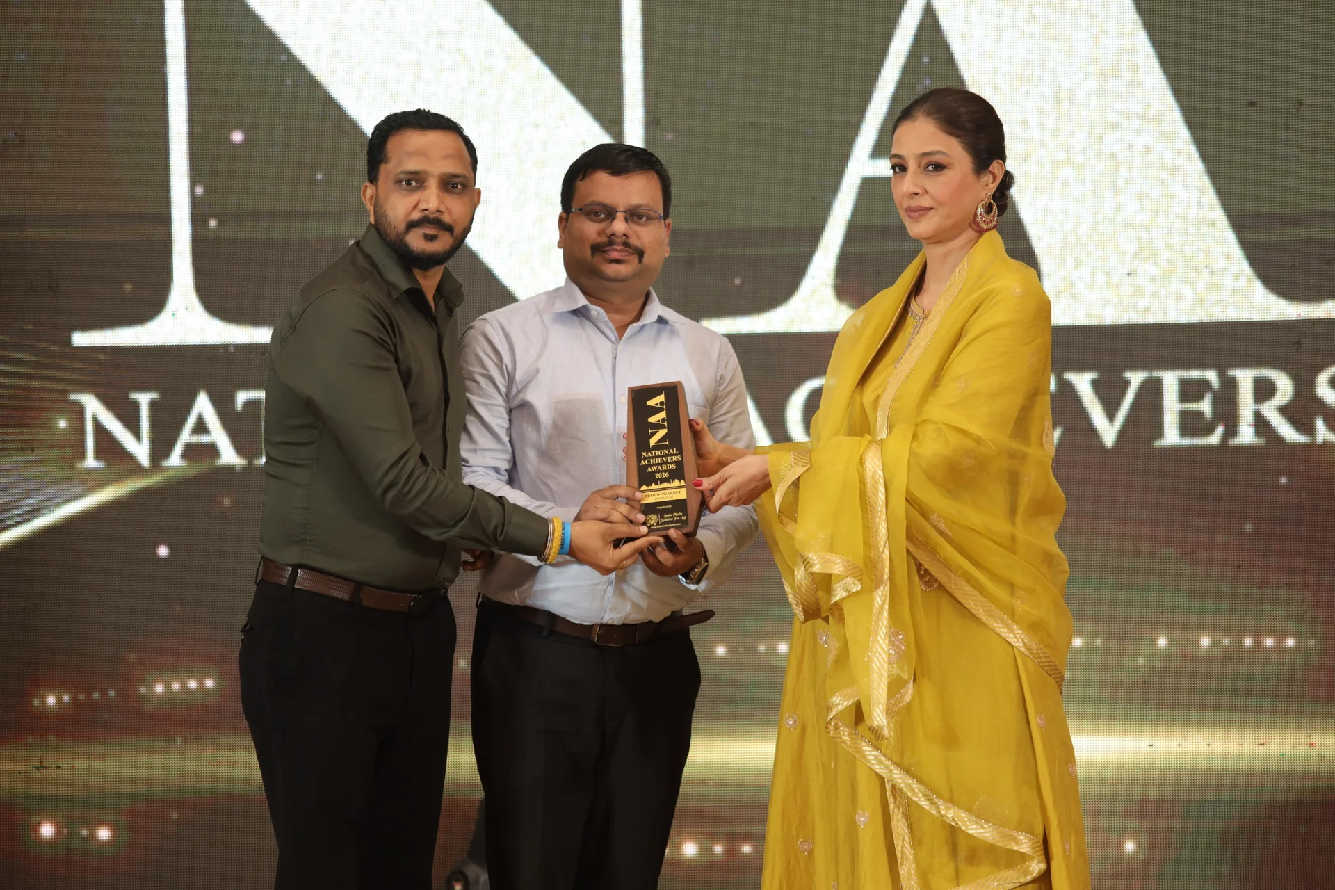 Gaurav Mangla receiving National Achievers Award 2024 from Tabu